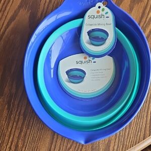 Blue Collapsible Serveware Set for Dining